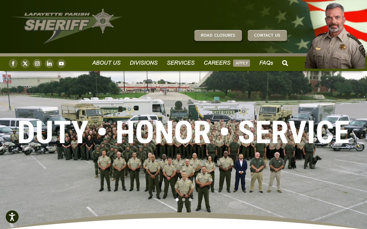 Lafayette Parish Sheriff Office homepage with links to booking records and inmate search